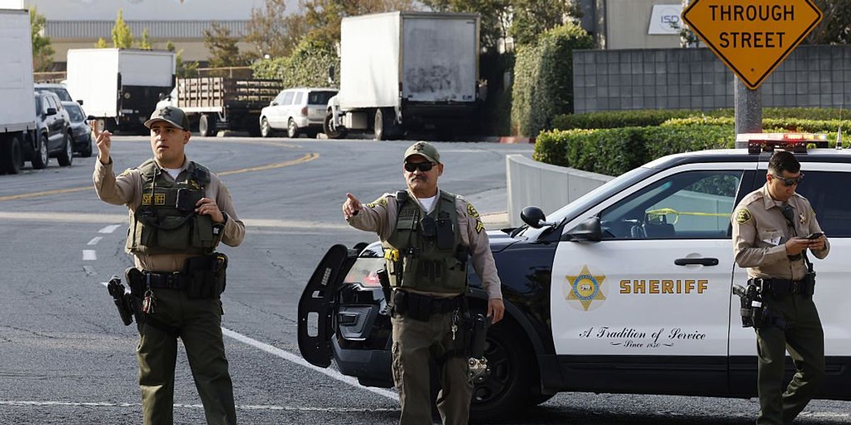 Tragic explosion claims lives of elite Los Angeles sheriff’s deputies: ‘Very active crime scene’ Tragic explosion claims lives of elite Los Angeles sheriff’s deputies: ‘Very active crime scene’
