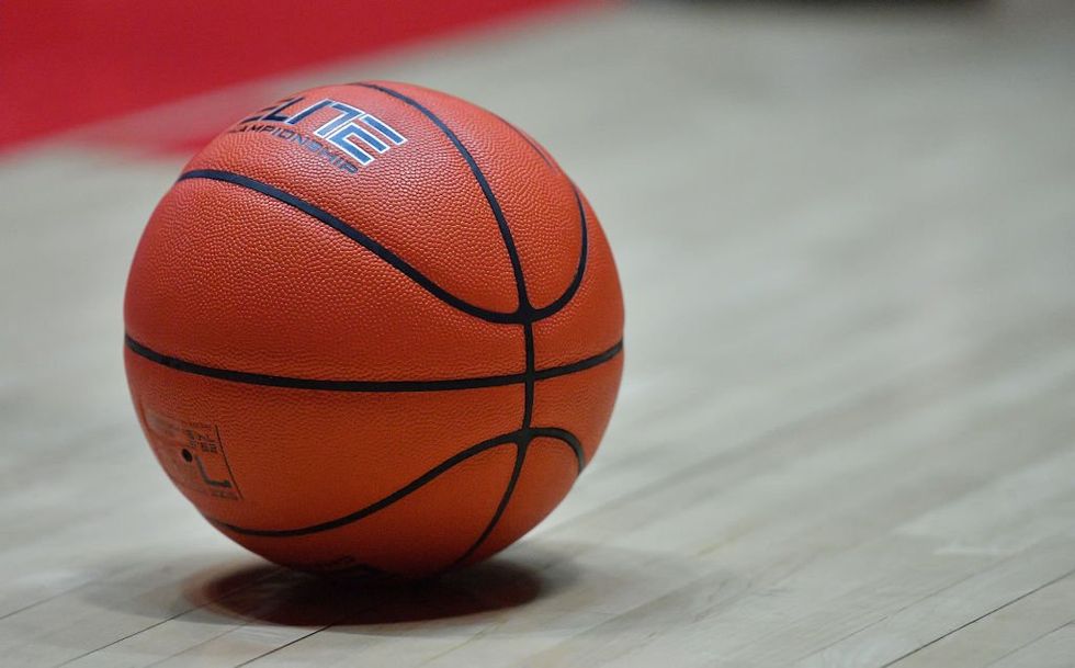 Trans-identifying male causes multiple injuries during girls' high school basketball game‚ prompting opponents to forfeit