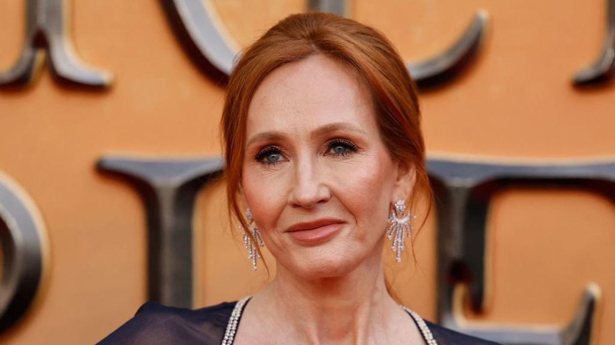 Transsexual author reportedly threatens to slit JK Rowling's throat in now-deleted tweet after penning fantasy in which 'Harry Potter' author is crushed to death
