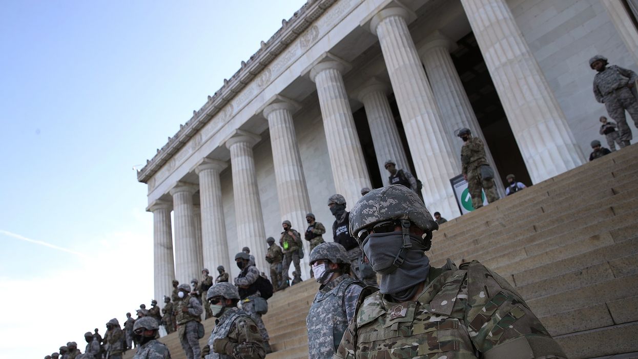 Troops guard Lincoln Memorial from further vandalism amid riots