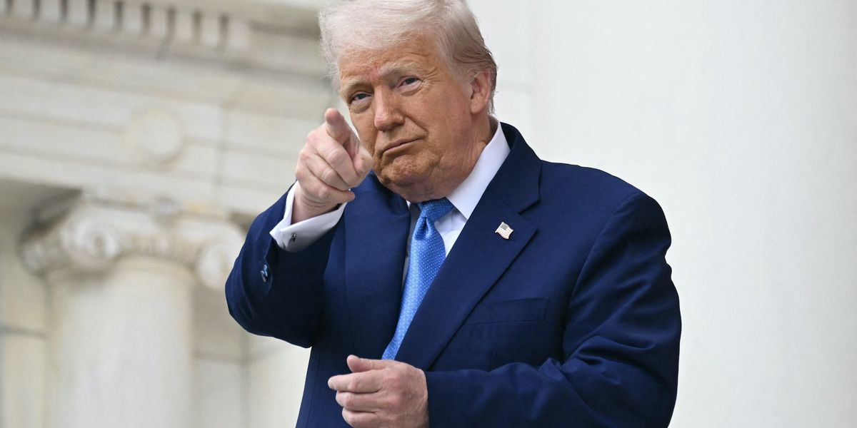 Trump announces total ban on travel from 12 countries Trump announces total ban on travel from 12 countries