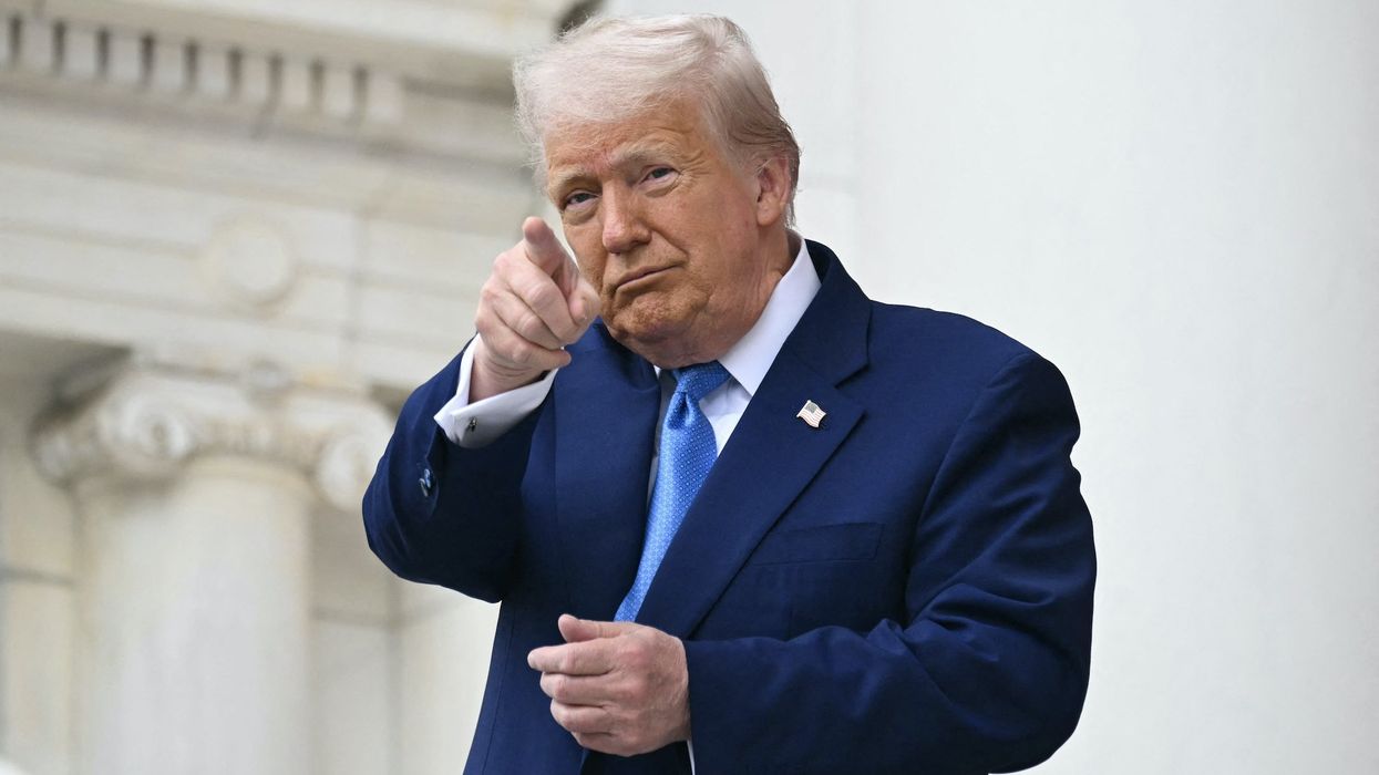 Trump announces total ban on travel from 12 countries