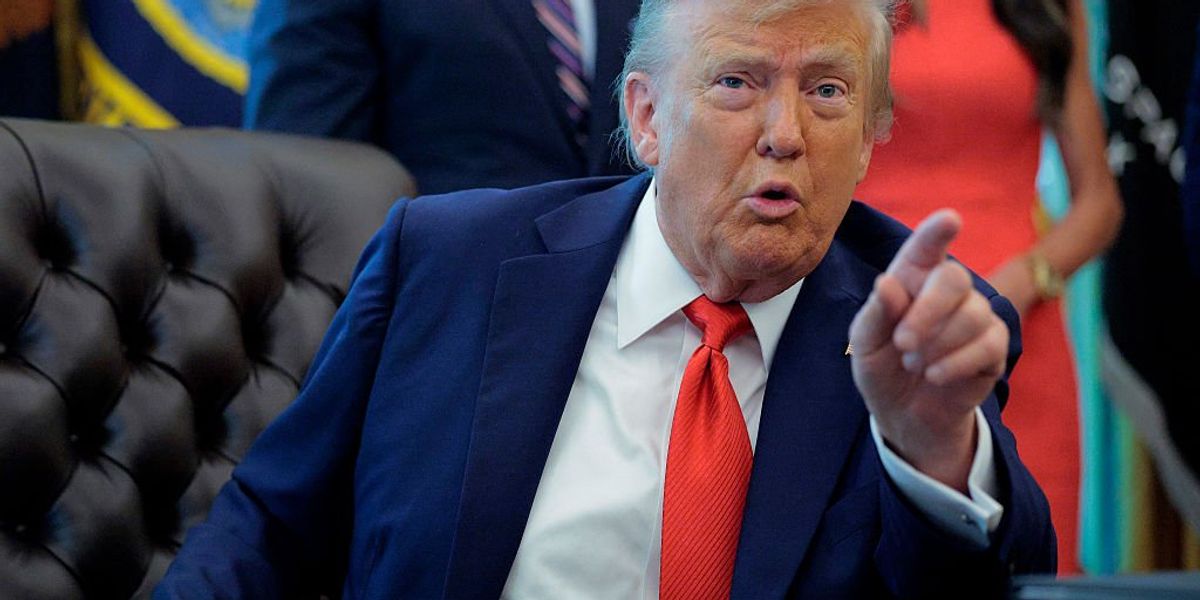 Trump bashes ‘badly failing’ Democrats for reigniting Epstein skepticism: ‘Does anybody really believe that?’ Trump bashes ‘badly failing’ Democrats for reigniting Epstein skepticism: ‘Does anybody really believe that?’
