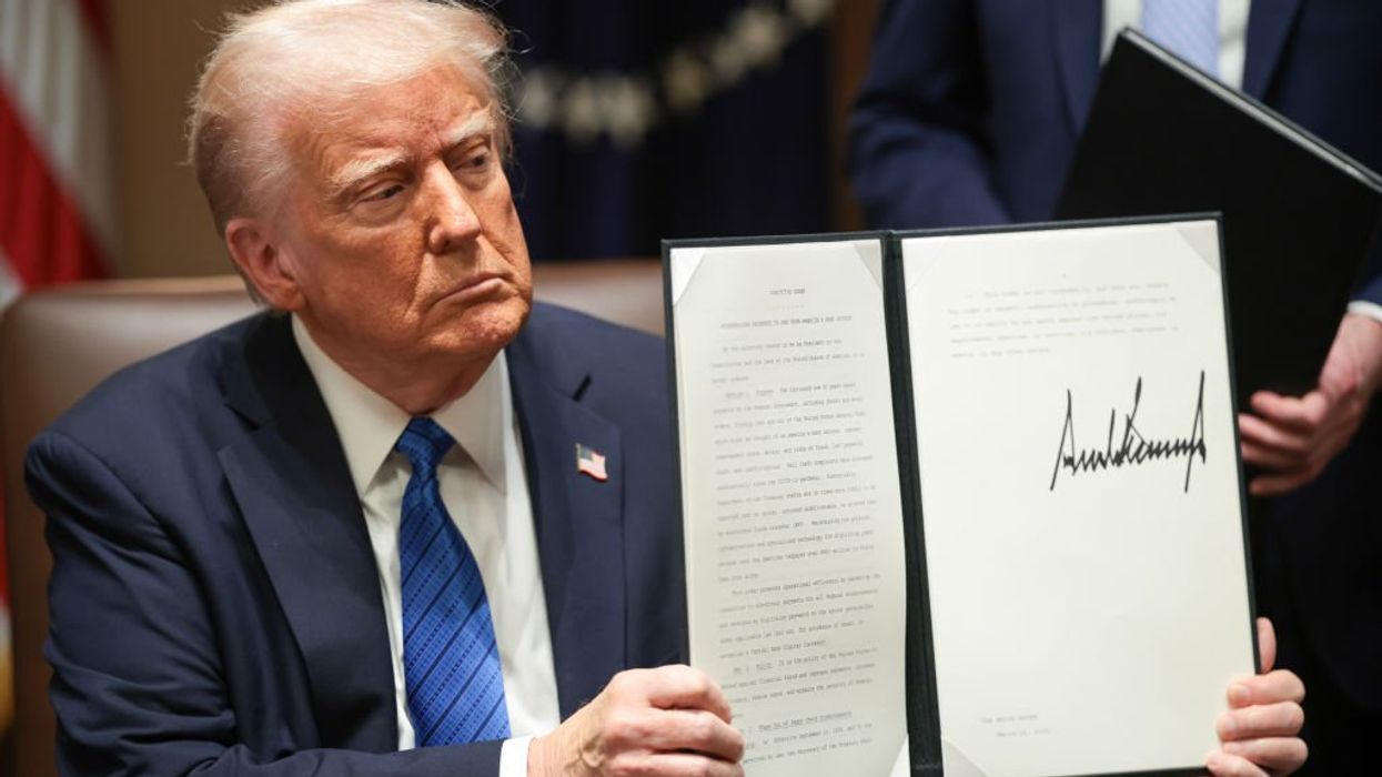 Trump orders proof of citizenship to vote, threatens noncompliant states