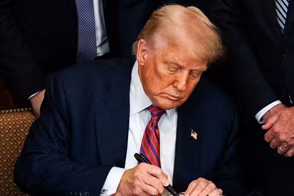 Trump pardons MLB legend and 'Celebrity Apprentice' cast member for 30-year-old tax fraud charges