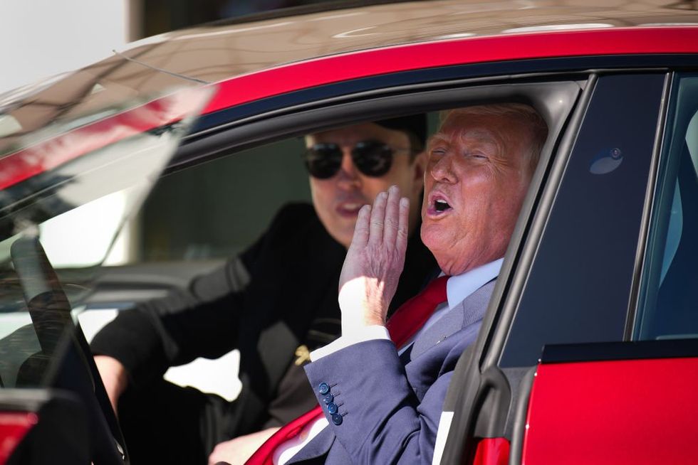 Trump pulls plug on government's 8,000 EV chargers