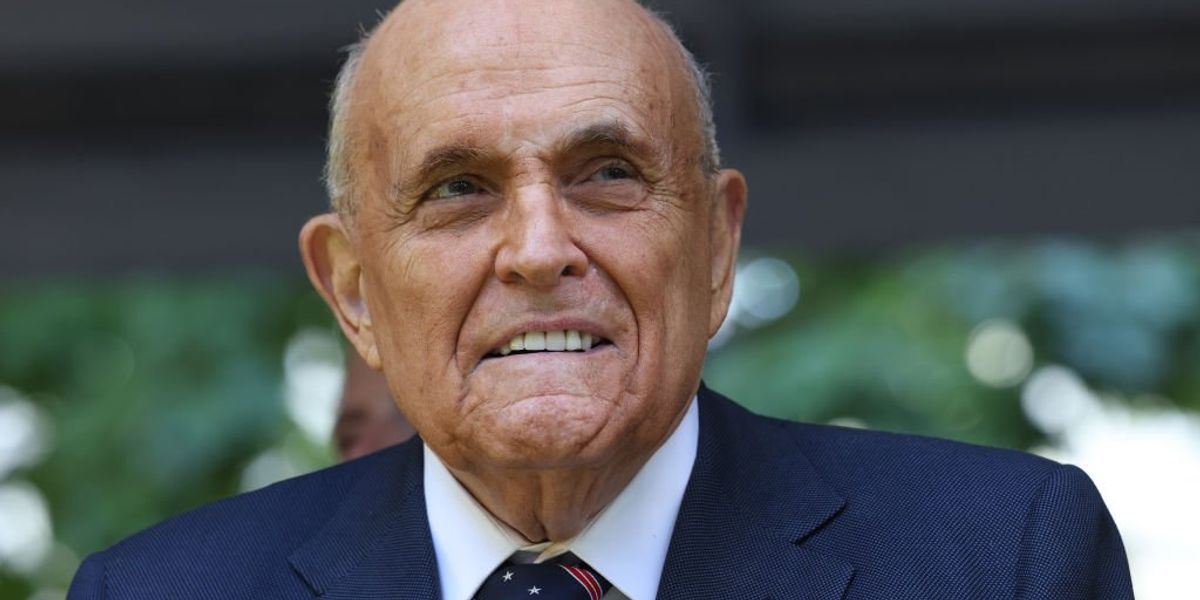 Trump to award Mayor Giuliani the Medal of Freedom after his brush with death while helping woman Trump to award Mayor Giuliani the Medal of Freedom after his brush with death while helping woman