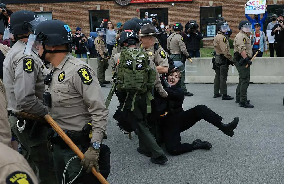 Trump urges SCOTUS to unleash National Guard in Chicago amid protests, increase in violence against ICE