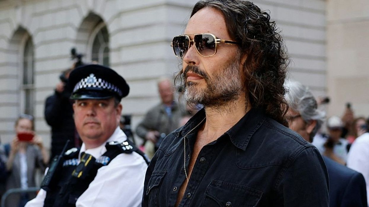 Tucker Carlson implores Trump admin to 'rescue' Russell Brand ahead of 'absurd' UK trial