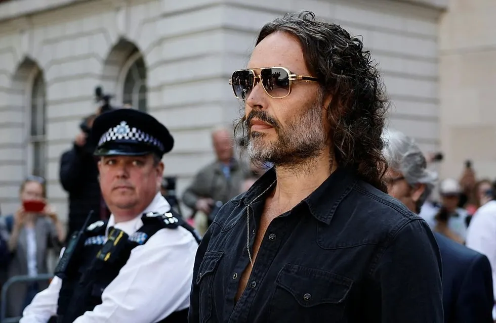 Tucker Carlson implores Trump admin to 'rescue' Russell Brand ahead of 'absurd' UK trial