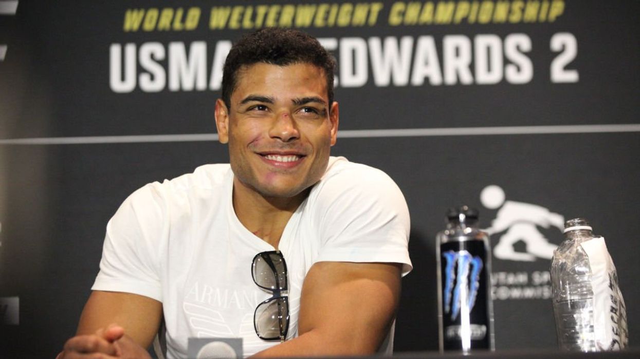 UFC contender Paulo Costa throws one of the worst first pitches of all time before Mets game