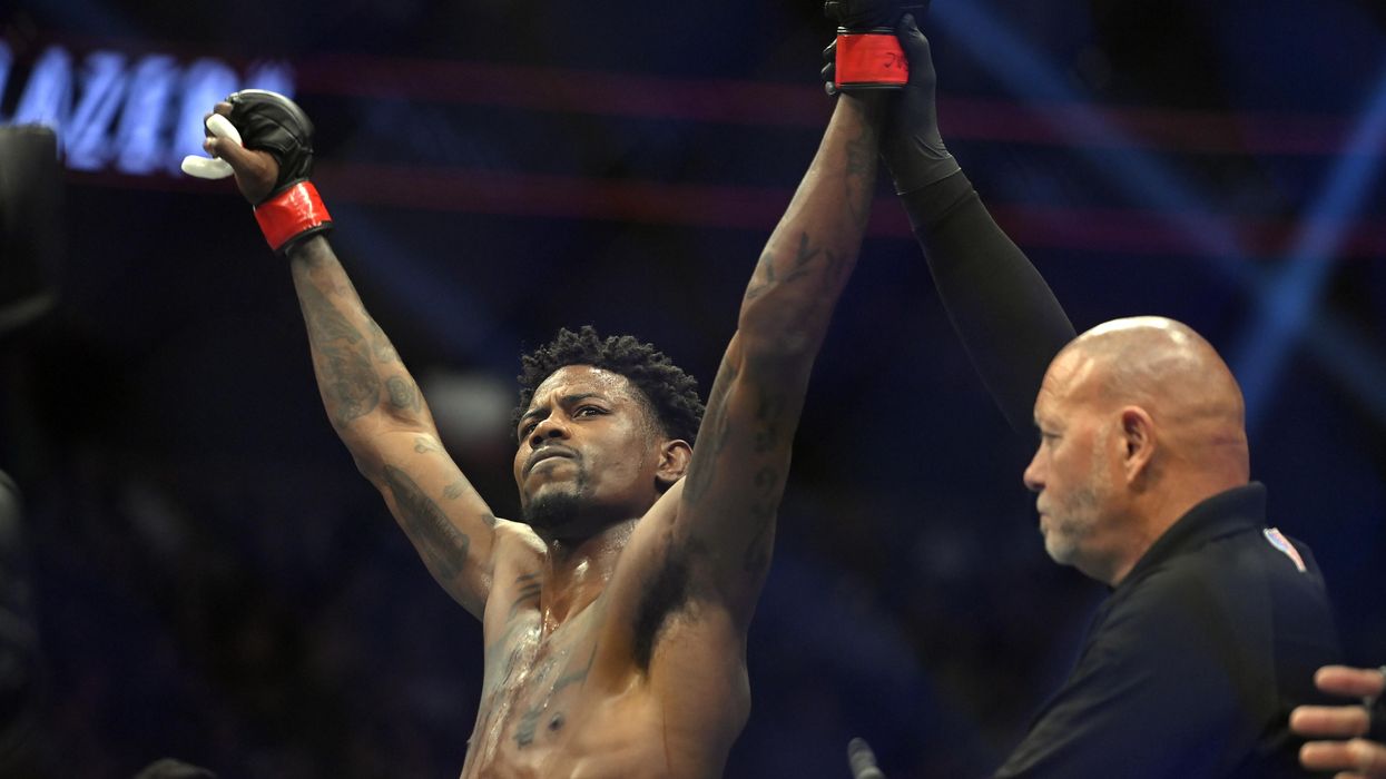 UFC fighter helps thwart shooting at Texas restaurant, takes down suspect using choke hold — putting the suspect to sleep: 'I like Batman'
