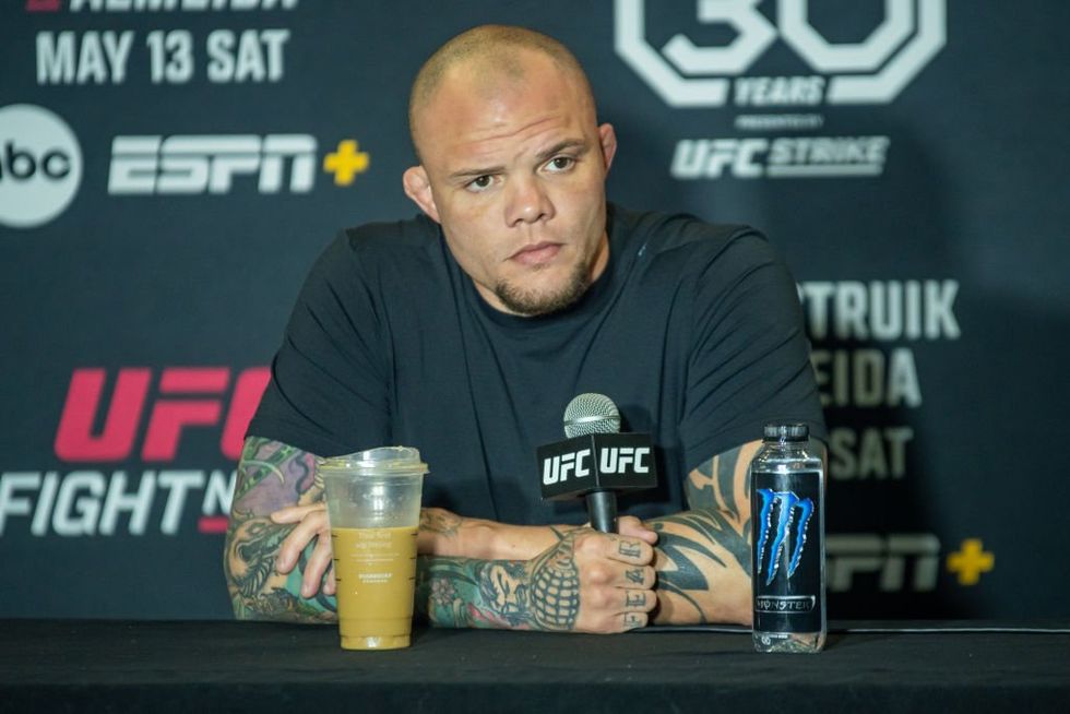 UFC&apos&semi;s Anthony Smith says &apos&semi;fans are stupid&apos&semi; and rarely read past the headline&colon; &apos&semi;They make up the rest in their head&apos&semi;