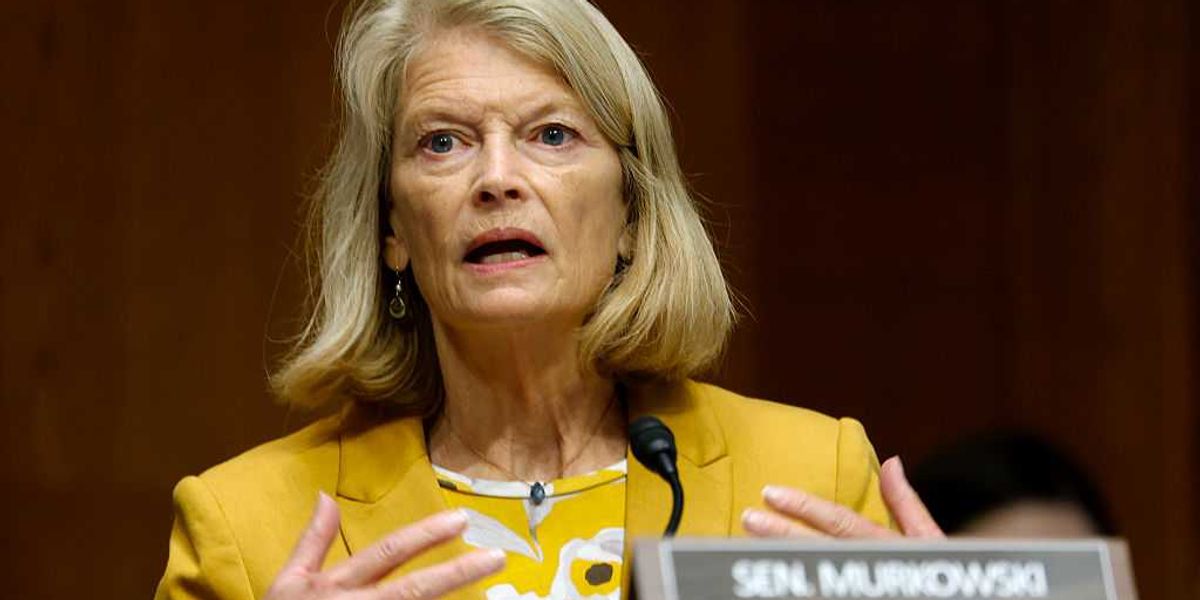 ‘Ultimate hypocrisy’: Murkowski, now whining about Comey indictment, sang a different tune when Dems went after Trump ‘Ultimate hypocrisy’: Murkowski, now whining about Comey indictment, sang a different tune when Dems went after Trump
