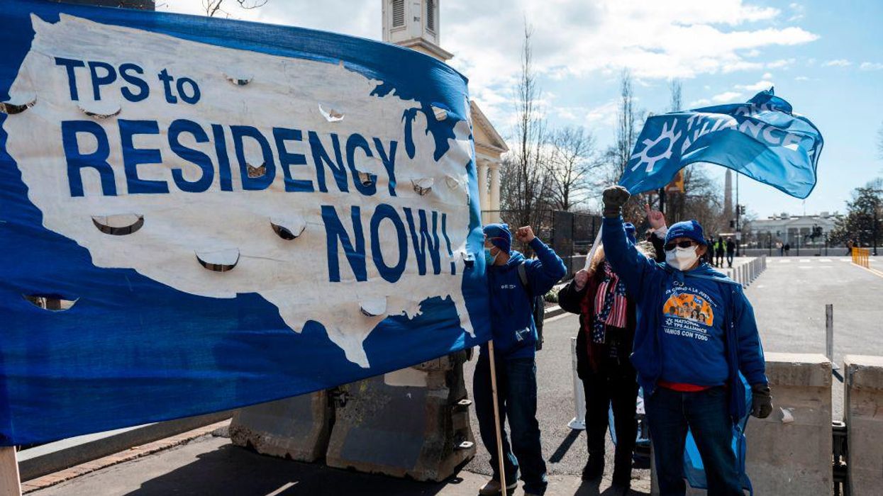 Unanimous Supreme Court ruling: Illegal immigrants with temporary status can’t pursue permanent residency
