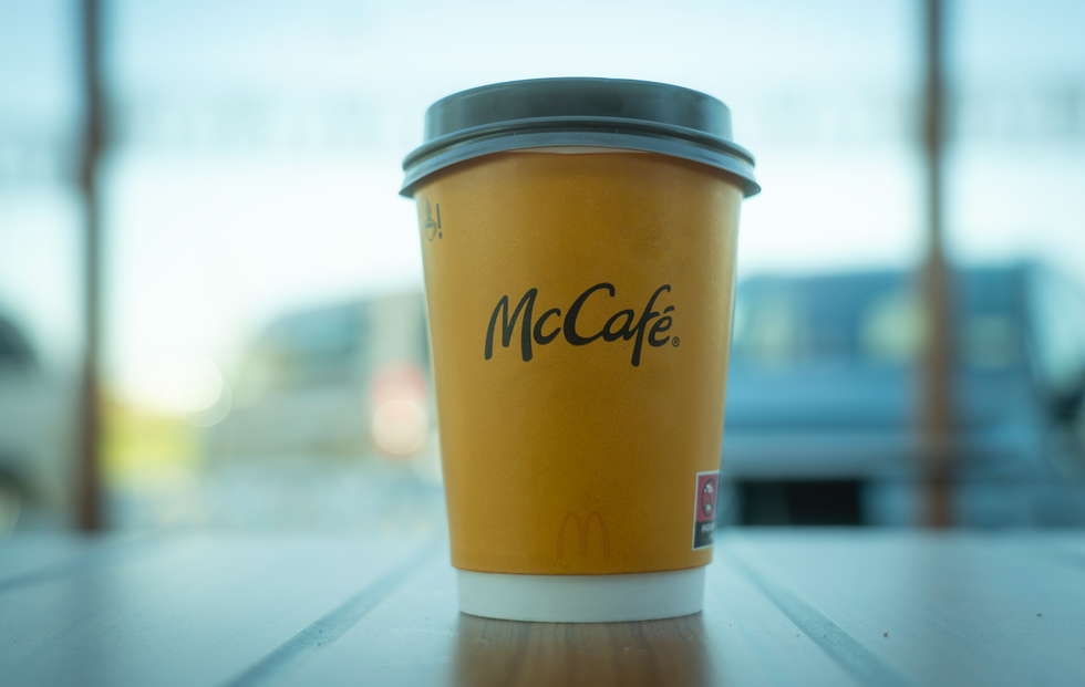 Unhinged female accused of tossing hot coffee on McDonald's manager finally appears before judge