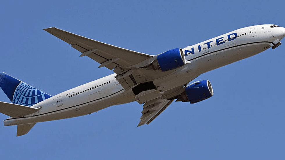 United Airlines pilot allegedly threatens passengers with FBI intervention over Wi-Fi hot spot name