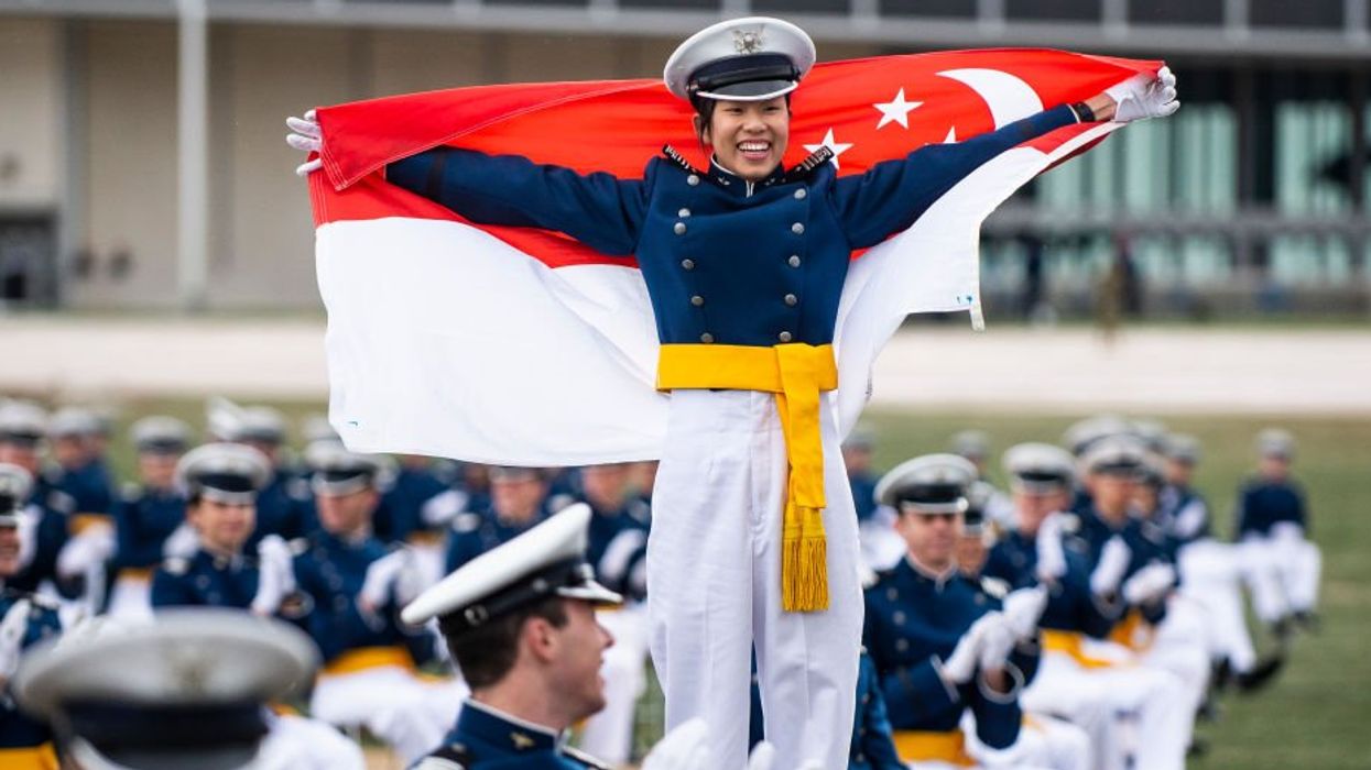 US military offers immigrants fast track to citizenship in effort to boost recruiting