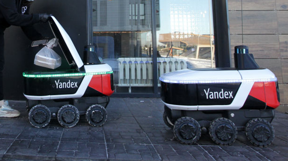 US NEXT? Sightings of humanoid robots spike on the streets of Moscow