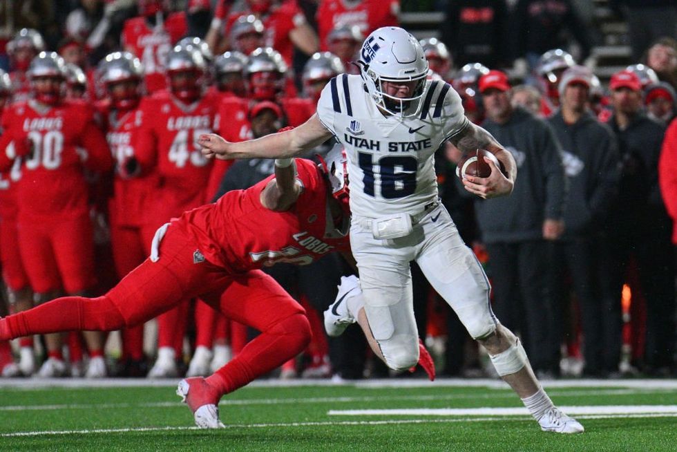 Utah State QB to forgo senior season, join Navy SEAL training instead: 'I just want to ... protect this great country'