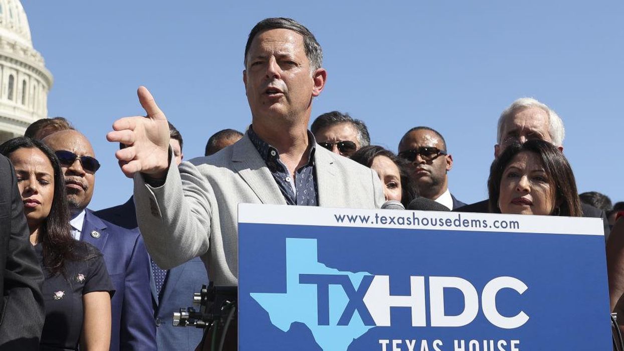 Vaccinated White House official and Pelosi staffer test positive for COVID-19 after encounter with Texas Democrats