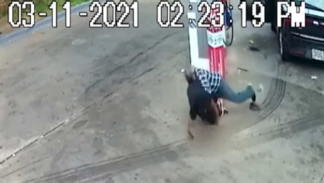 VIDEO: 82-year-old fights off gun-wielding carjacker, tackling him to the ground