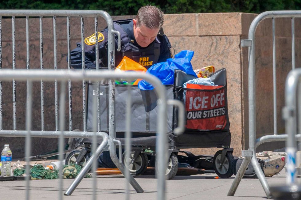 VIDEO: Anti-ICE agitator tosses incendiary liquid and sets it ablaze at federal building, DHS claims