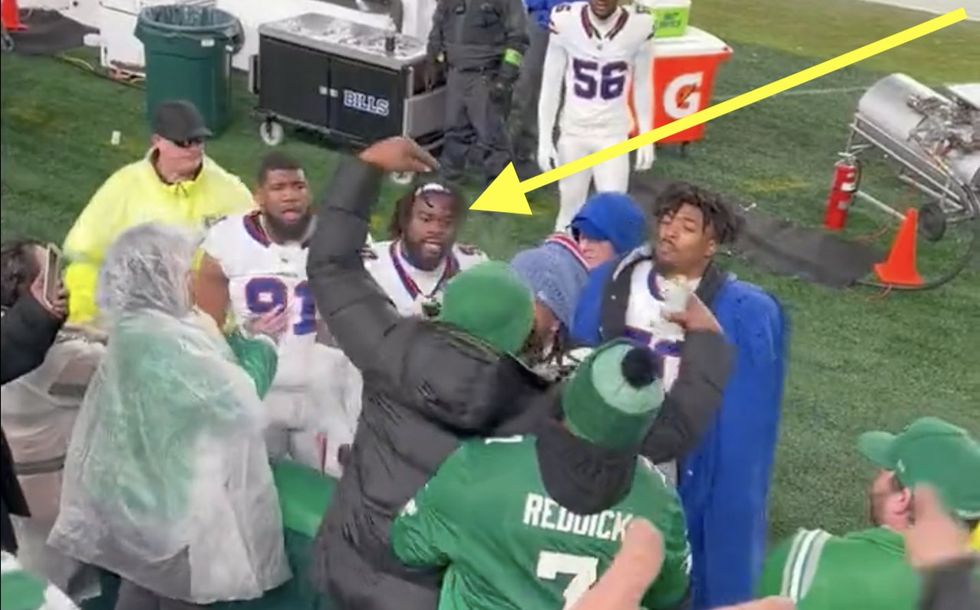 Video: Buffalo Bills defensive end appears to hit Philly Eagles fan who was heckling visiting Bills from stands during game
