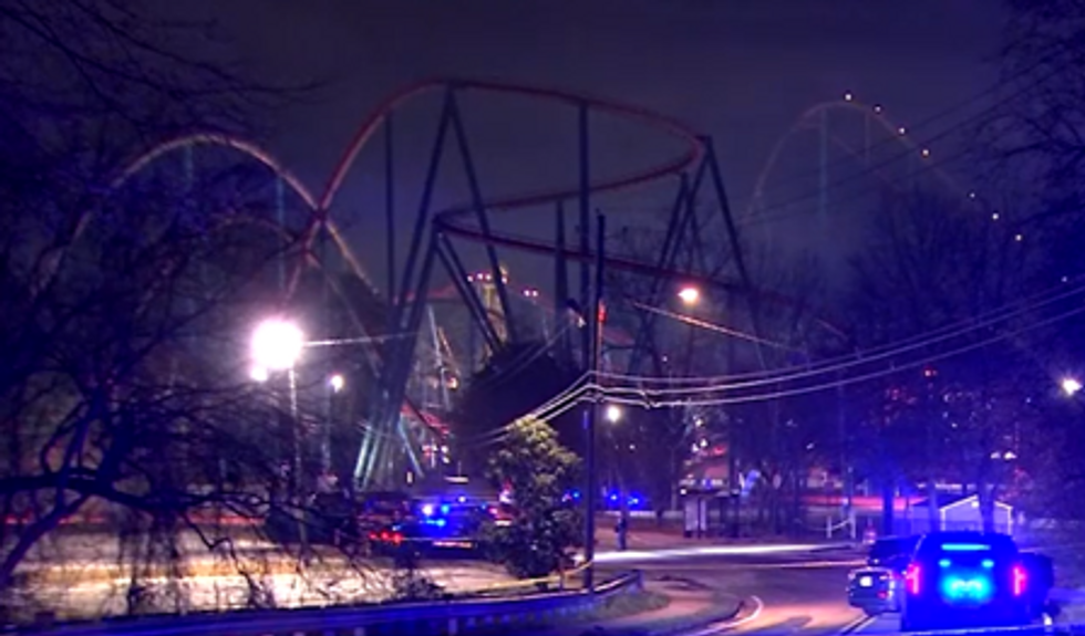 Video: Chaos erupts as 'unruly crowd' of 600 overwhelms Six Flags Over Georgia‚ teen in critical condition in police shooting