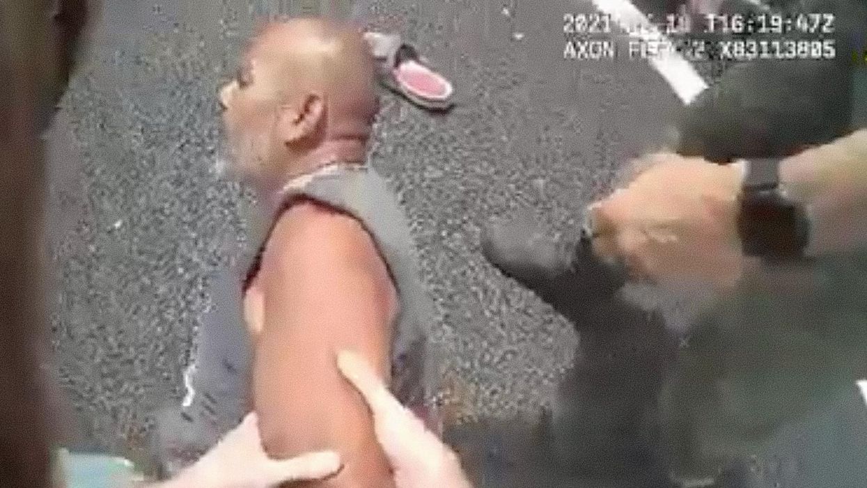 VIDEO: Good Samaritans rescue Florida deputy under attack during traffic stop, subdue suspect