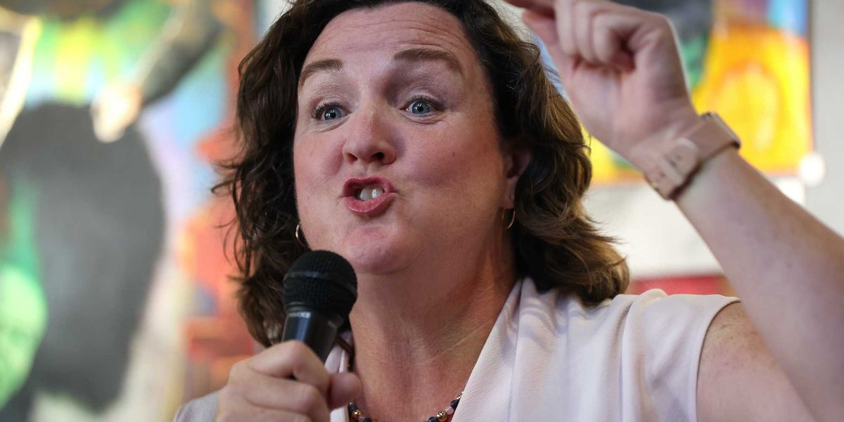 VIDEO: Katie Porter suggests she will defend truckers who can't speak English from Trump in bizarre debate moment