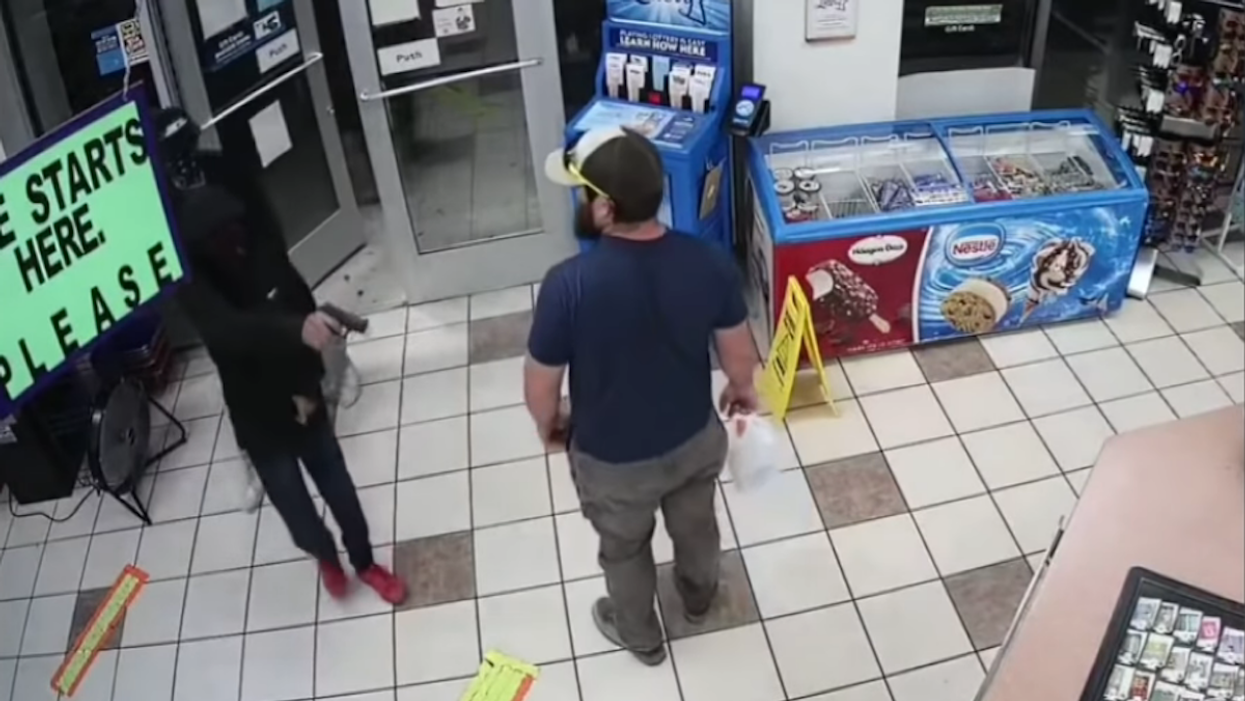 Video: Marine Corps veteran calmly disarms burglar in seconds, sends accomplices running for their lives