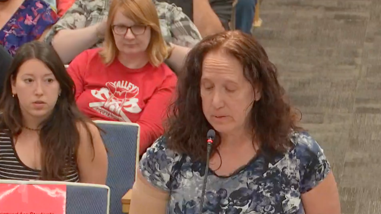 VIDEO: Mother's mic cut at school board meeting while reading obscene school assignment allegedly given to her 15-year-old daughter