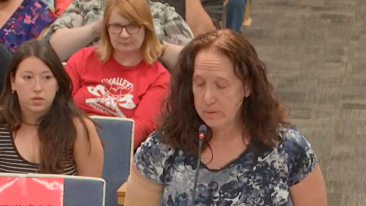 VIDEO: Mother's mic cut at school board meeting while reading obscene school assignment allegedly given to her 15-year-old daughter