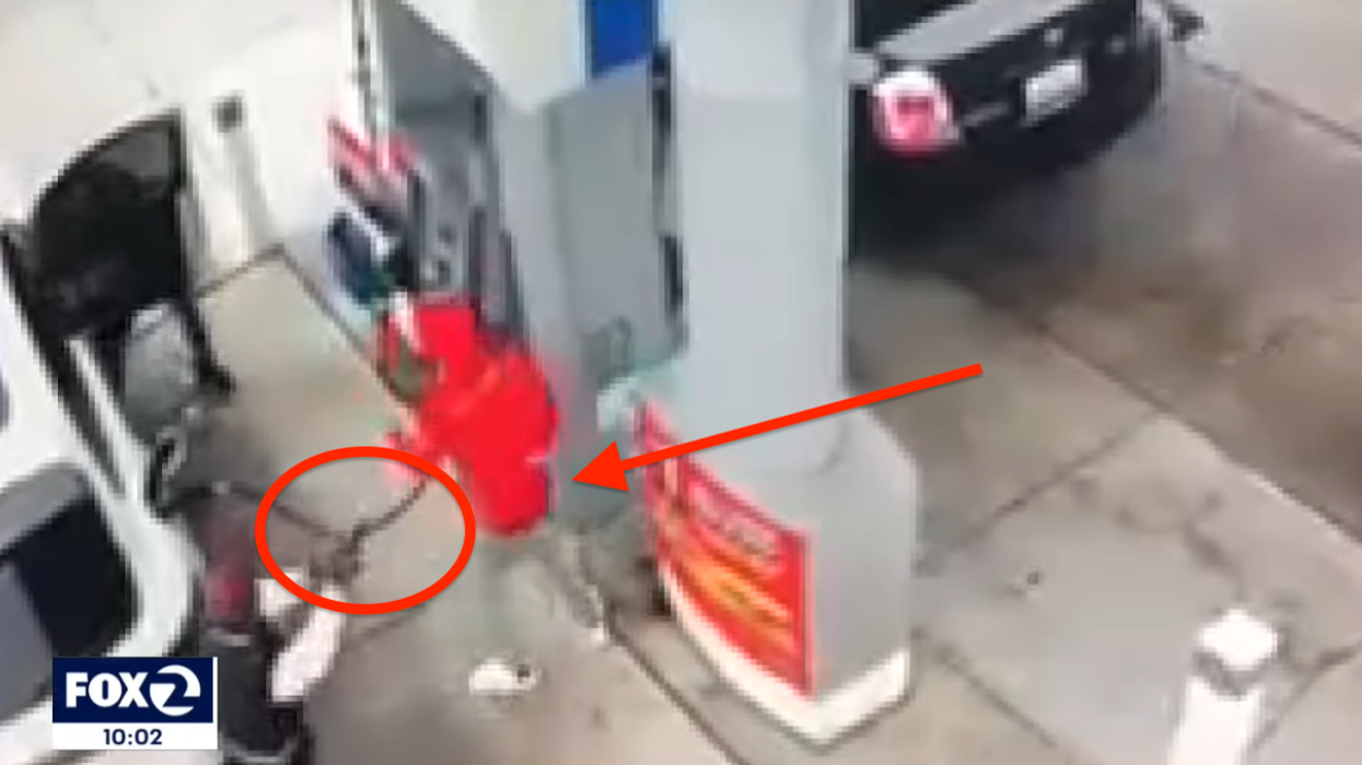 Video: Multiple burglars tried to rob a retired Oakland police captain, but he had a gun and wasn't afraid to use it