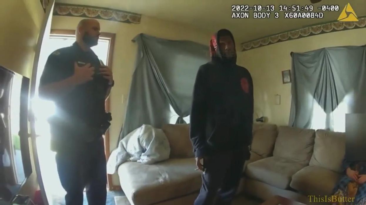 Video: Ohio officer uses multiple de-escalation tactics before suspect lunges with knife