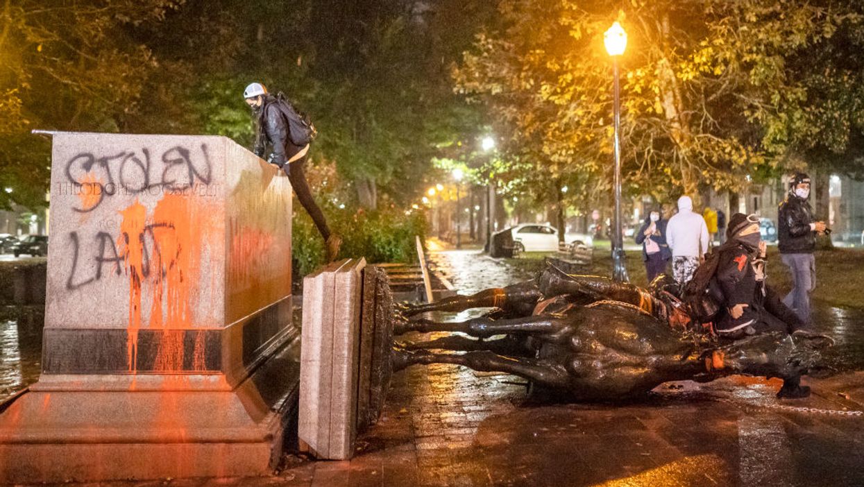 VIDEO: Portland rioters topple Abe Lincoln and Teddy Roosevelt statues in 'day of rage' against Columbus Day