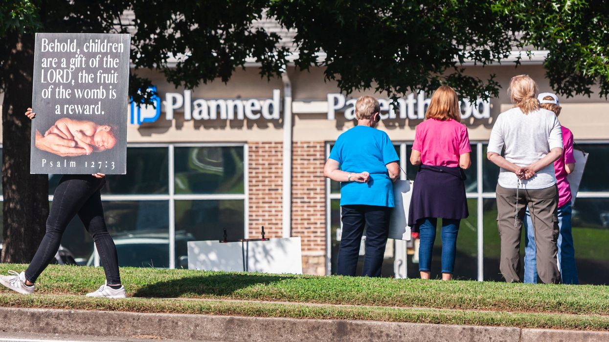 Video: Pro-life Christian detained for preaching the gospel outside abortion clinic, defiantly returns to save unborn lives