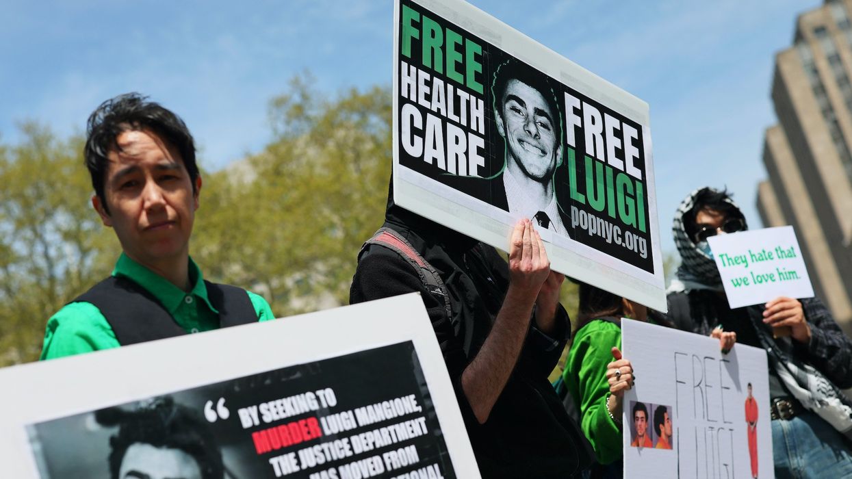 Video shows bizarre reaction from supporters of Luigi Mangione after judge's decision on terrorism charges