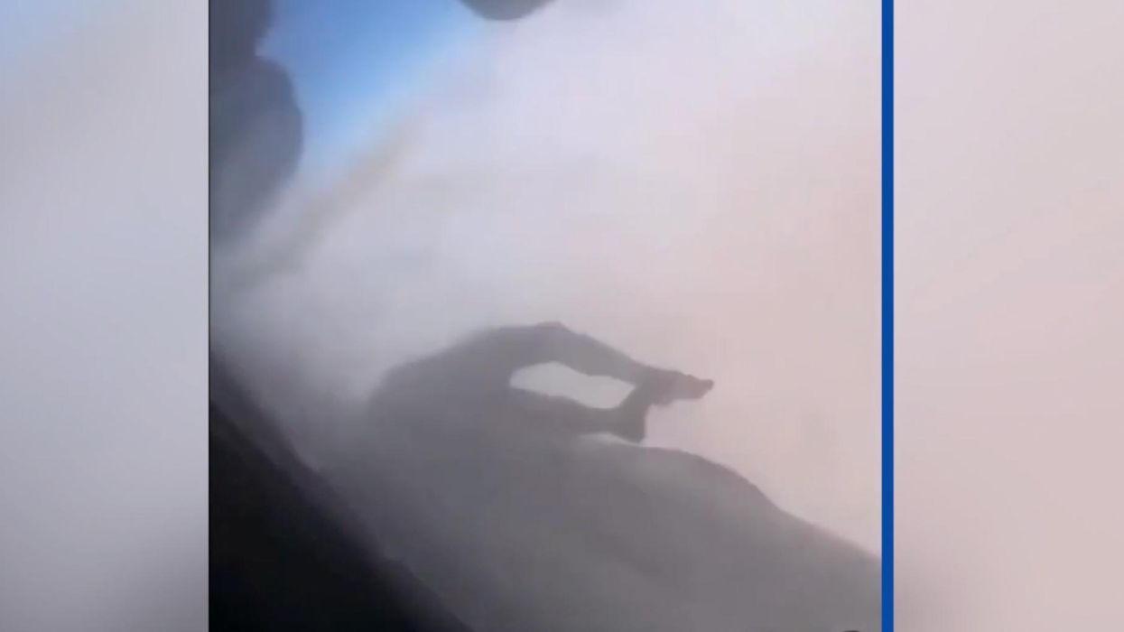 Video shows body of desperate Afghan who died clinging to landing gear of US military plane, trying to flee Taliban: report