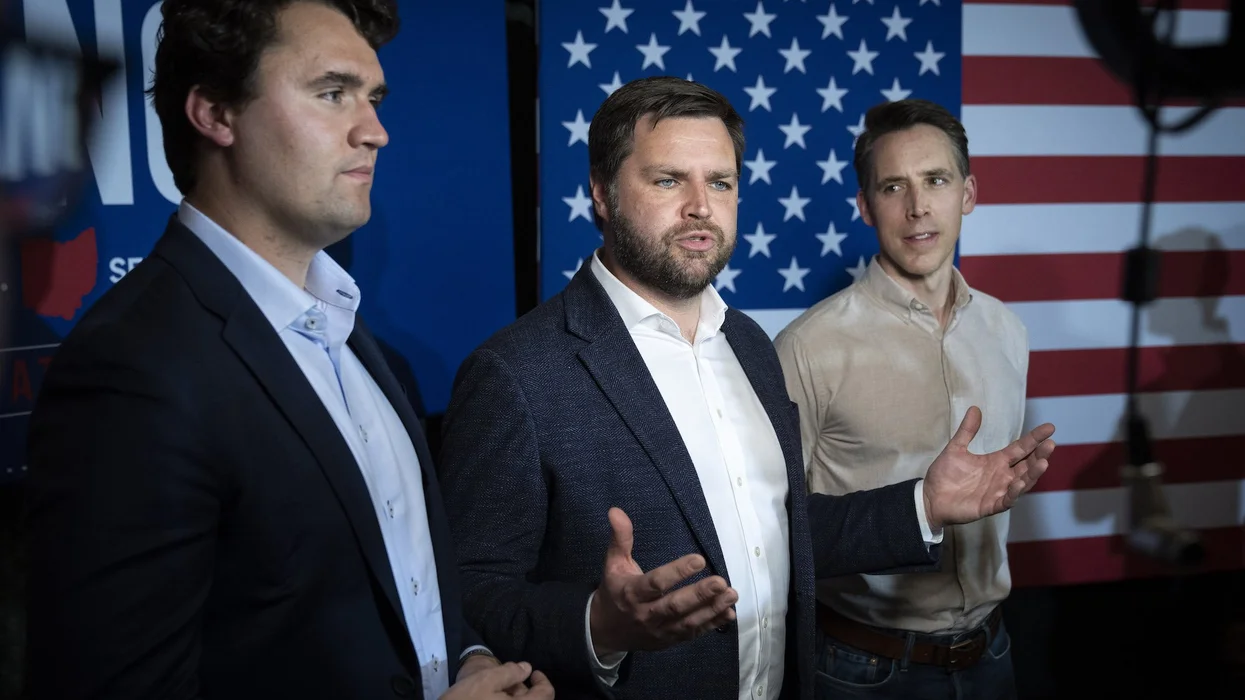 Video shows Vice President JD Vance helping to carry Charlie Kirk's casket onto Air Force Two