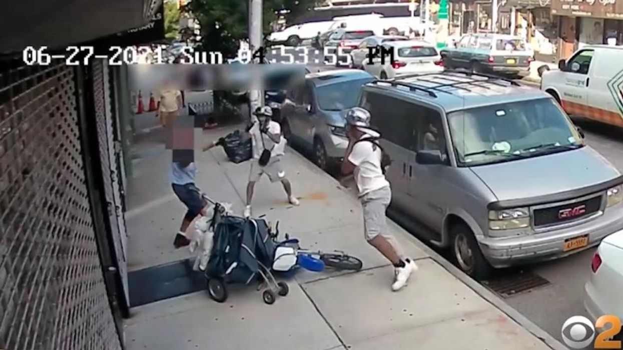 Video: Thugs on dirt bikes violently beat US postal worker in Brooklyn in broad daylight as he made his rounds