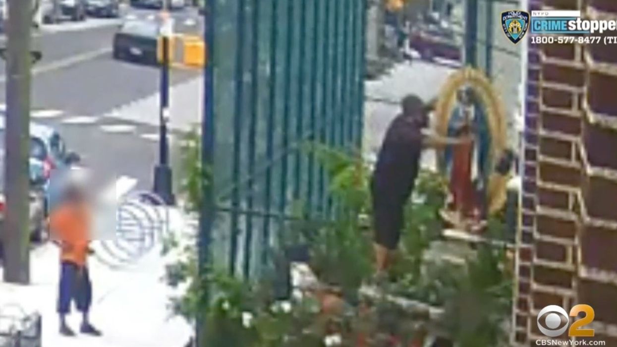 VIDEO: Vandal rips down, smashes statue of Virgin Mary at NYC church in broad daylight