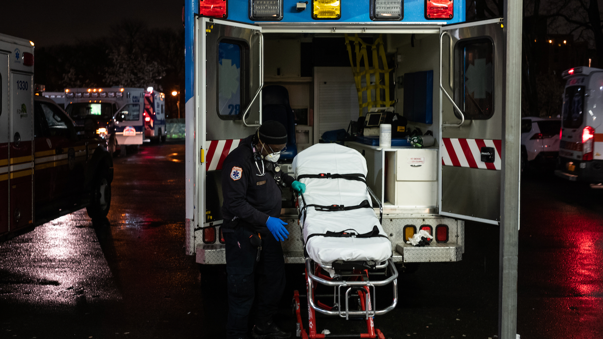 Vigilantes reportedly beat up male accused of trying to rape elderly woman; cops told they could find suspect in hospital