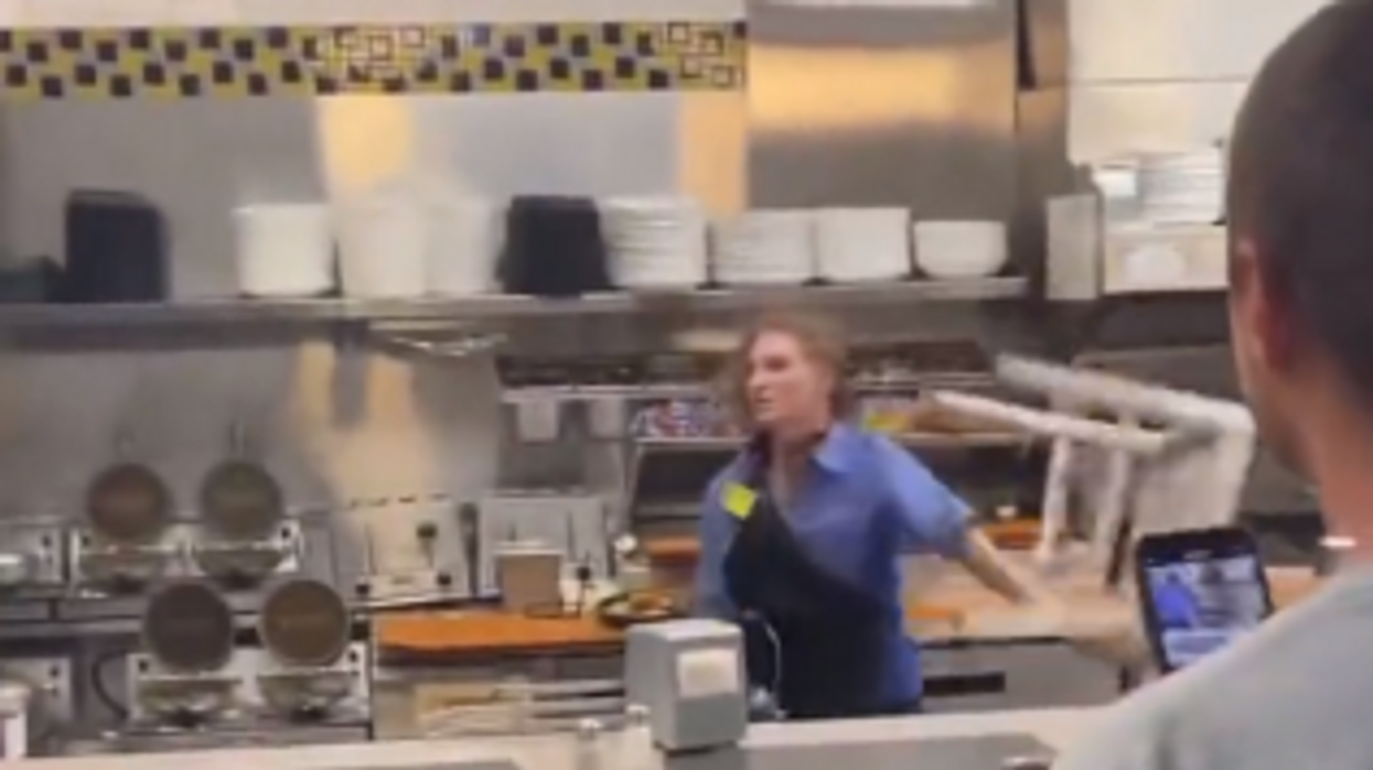 Viral video shows Waffle House employee flawlessly defend herself from chair attack in Christmas Day brawl