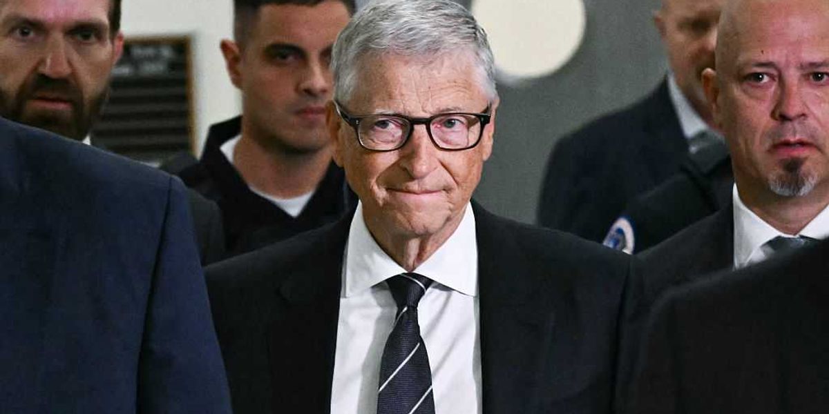 Warren Buffett pauses massive donation to Gates Foundation amid Epstein investigation | Blaze Media
