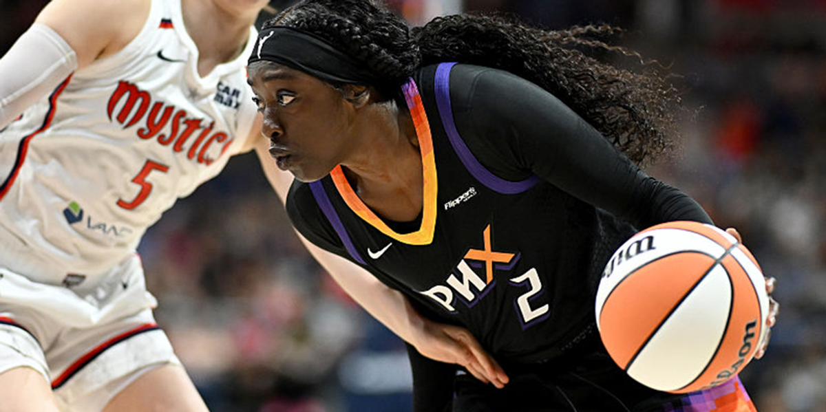 WNBA fan ejected following wig-related stoppage in play WNBA fan ejected following wig-related stoppage in play