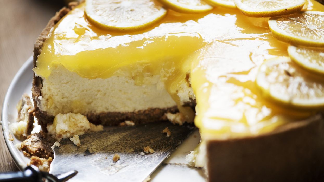 When life gives you lemons, make this tangy cheesecake