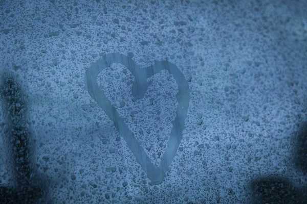 When you’re carrying the love alone on Valentine’s Day