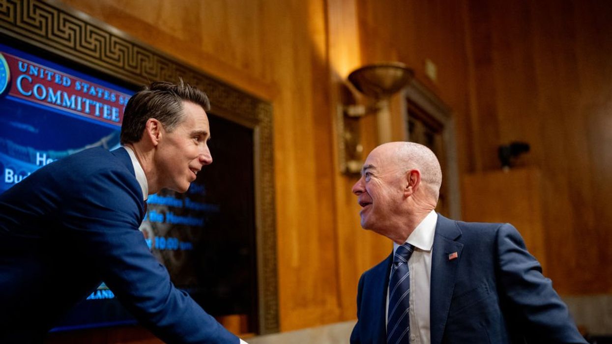 Whistleblowers claim Trump's security detail was mostly 'unfamiliar' DHS agents, not Secret Service, Sen. Hawley reveals